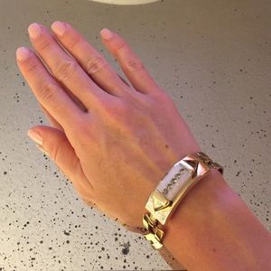 Jewelmint Jewelry - Jewel mint cuff with crystals Jewelmint Jewelry - Jewel mint cuff with crystals
