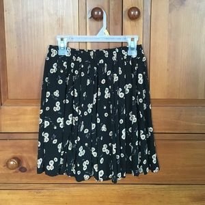 Brandy Melville floral skirt Brandy Melville floral skirt