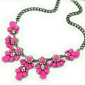 NEW Bohemian Bib Flower Necklace NEW Bohemian Bib Flower Necklace