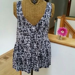 Silence & Noise adorable zipper back tank top L Silence & Noise adorable zipper back tank top L