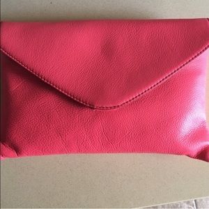 J. Crew Handbags - 🆕LISTING! NWT J. Crew envelop clutch w strap J. Crew Handbags - 🆕LISTING! NWT J. Crew envelop clutch w strap