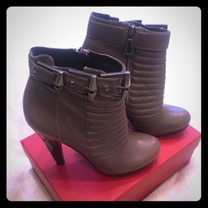 7 For All Mankind Parker Bootie Size 8 1/2 M 7 For All Mankind Parker Bootie Size 8 1/2 M