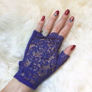 La Perla Accessories - La Perla Purple Fingerless Lace Gloves La Perla Accessories - La Perla Purple Fingerless Lace Gloves