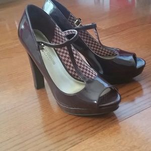 Christian Siriano Shoes - Christian Siriano vintage peep toe heels Christian Siriano Shoes - Christian Siriano vintage peep toe heels