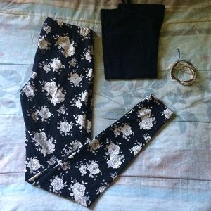 Forever 21 Pants - Forever 21 - White Floral Leggings Forever 21 Pants - Forever 21 - White Floral Leggings