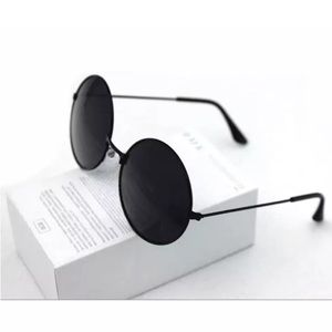 Black Frame Gray Sunglasses Black Frame Gray Sunglasses 