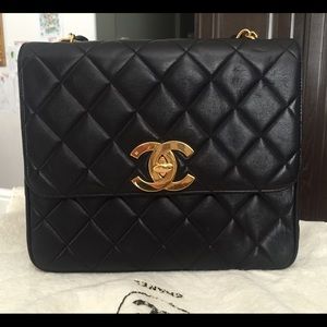 Chanel jumbo flap Lambskin gold vintage flap Chanel jumbo flap Lambskin gold vintage flap