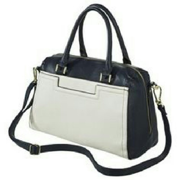 How Can I Get a Michael Kors Coupon Code? View and shop all designer & luxury handbags, shoes, watches & clothing on sale for men and women on the official Michael Kors site. Receive complimentary shipping & returns on your order.