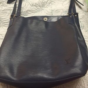 Vintage Authentic Louis Vuitton Epi Large handbag Vintage Authentic Louis Vuitton Epi Large handbag