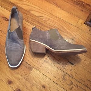 RAG & BONE SUEDE WESTERN SHOE/BOOTIE / TAN/ 37 RAG & BONE SUEDE WESTERN SHOE/BOOTIE / TAN/ 37