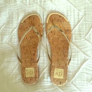 Dolce Vita size 7 gold sandals Dolce Vita size 7 gold sandals