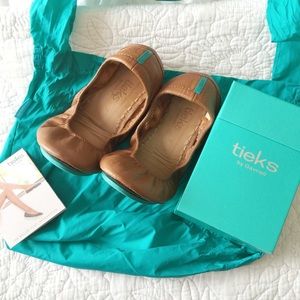 Tieks Shoes - Tieks in Chestnut/Camel Tieks Shoes - Tieks in Chestnut/Camel