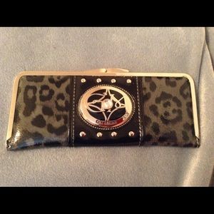 Gia Milani Handbags - Gia Milani Leopard Print Clutch Gia Milani Handbags - Gia Milani Leopard Print Clutch
