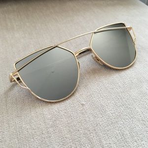 Accessories - Grey Mirror and Gold Sunglasses Accessories - Grey Mirror and Gold Sunglasses