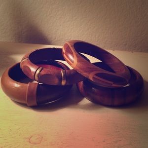 Jewelmint Jewelry - Set of Brown Bangles Jewelmint Jewelry - Set of Brown Bangles