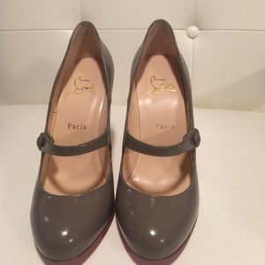 Christian Louboutin Shoes - Christian Louboutin Charleen pumps-AUTHENTIC Christian Louboutin Shoes - Christian Louboutin Charleen pumps-AUTHENTIC