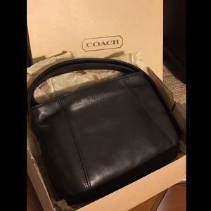 Coach Handbags - 🎉SALE!🎉Vintage Leather Coach Bag Coach Handbags - 🎉SALE!🎉Vintage Leather Coach Bag