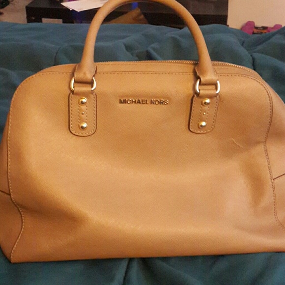 53 off Michael Kors Handbags Authentic Michael Kors bag from Priva's