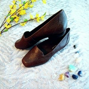 ANTONIO MELANI Shoes - Beautiful Antonio Melani Leather Flats! ANTONIO MELANI Shoes - Beautiful Antonio Melani Leather Flats!
