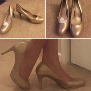 Christian Siriano Shoes - Gold Heels Christian Siriano Shoes - Gold Heels