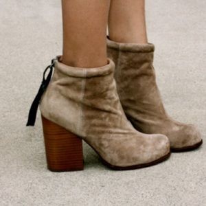 Jeffrey Campbell Shoes - Jeffrey campbell beige booties Size 7.5 Jeffrey Campbell Shoes - Jeffrey campbell beige booties Size 7.5