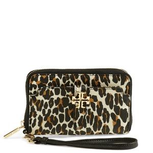 Tory Burch Handbags - NWOT Tory Burch Leopard Smartphone Wallet Tory Burch Handbags - NWOT Tory Burch Leopard Smartphone Wallet