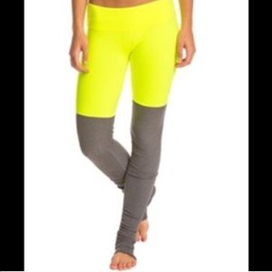 ALO Yoga Pants - Alo Yoga Goddess Leggings ALO Yoga Pants - Alo Yoga Goddess Leggings