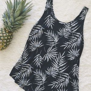 14th & Union Tops - Black and White Palm Leaf Tank 14th & Union Tops - Black and White Palm Leaf Tank