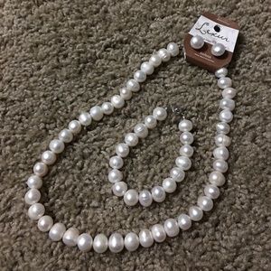 Jewelry - New Freshwater pearls set Jewelry - New Freshwater pearls set