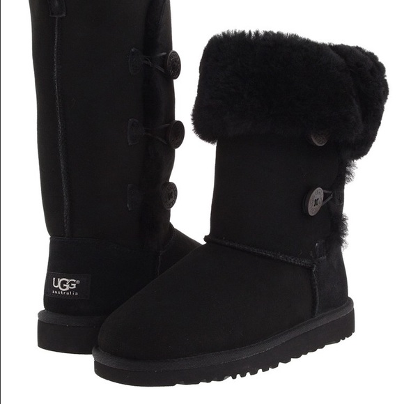 ugg bailey button triplet size 8 ugg bailey button triplet size 8