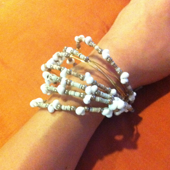 Taupe/White/Gold bangles 