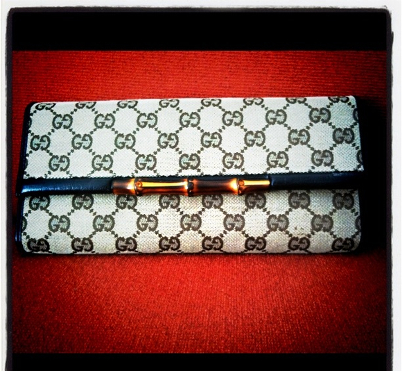 SOLD!!!! Gucci wallet sized purse