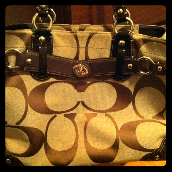 Coach Handbags - Large Coach Purse carryall