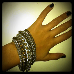 Heavy Chunky chain bracelet with toggle closure. 