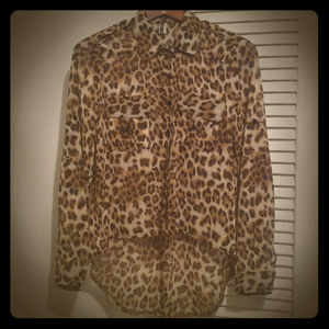 Tuxedo Tailed Cropped Leopard button-up