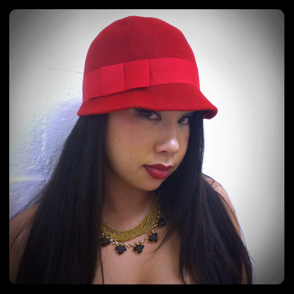 Vintage Red Cloche with Red Bow - Picture 1 of 1