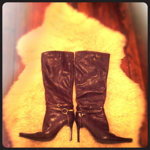 Brown leather knee-high boots with chain detail 