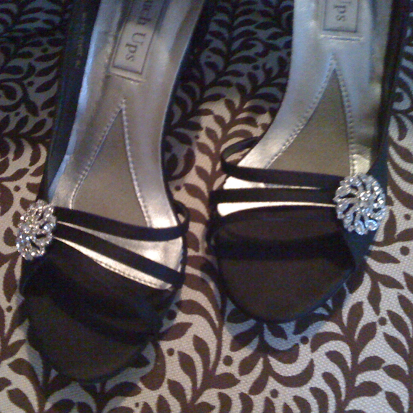 Black Dress Heelsw/Three Straps and Broach - Picture 2 of 4