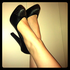 Dolce Vita "Maren" black studded platform pumps