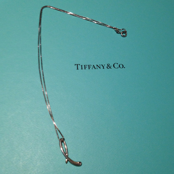 Tiffany & Co. Elsa Peretti letter "L" pendant