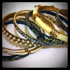 Set of turquoise and pearl bangles