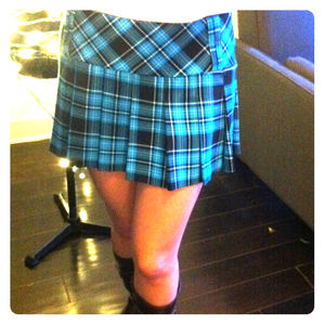 Blue plaid pleated mini skirt