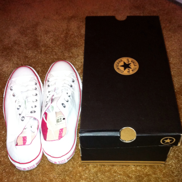 White classic Converse 8.5