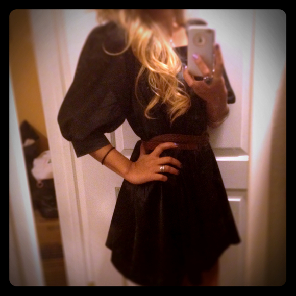 Black sleeve dress<3