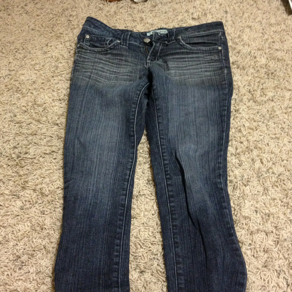 (SOLD) Dark washed skinnies