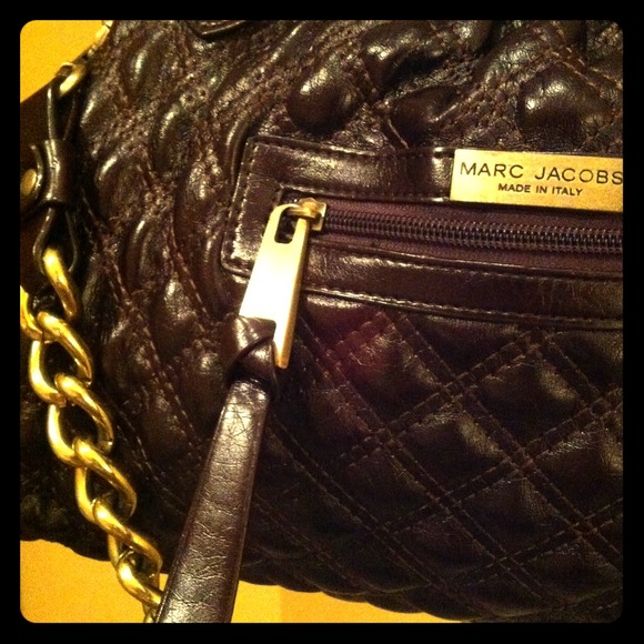 Marc Jacobs-style chocolate quilted purse w/chain