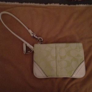 coach wristlet! reserved till thursday