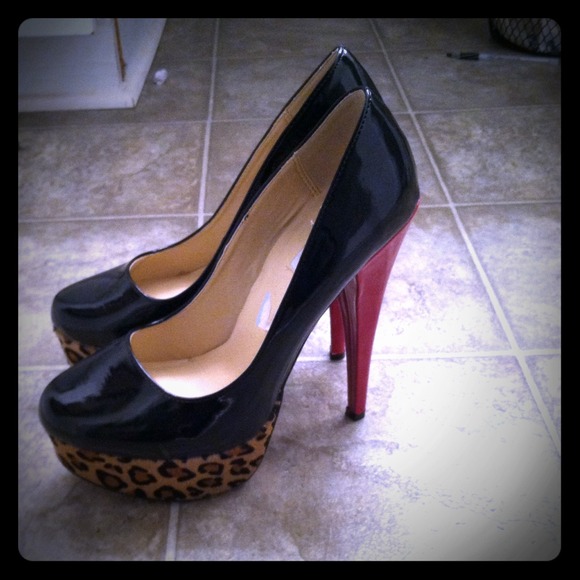 Steve Madden Shoes - **REDUCED**Steve madden pumps