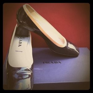 *REserved* Prada size 38 (US 8) brown pumps
