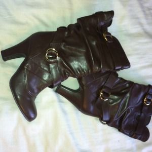 Mid calf chocolate brown boots!
